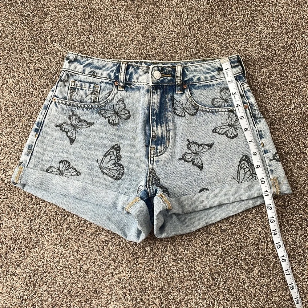 Pacsun butterfly print denim mom jean shorts - Picture 6 of 6